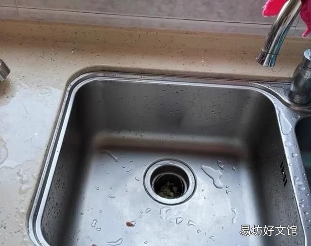 水槽边的玻璃胶发霉,怎么能去除掉?