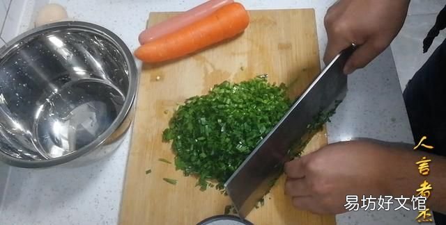 鸡蛋饼怎么炒,韭菜鸡蛋饼怎么做法