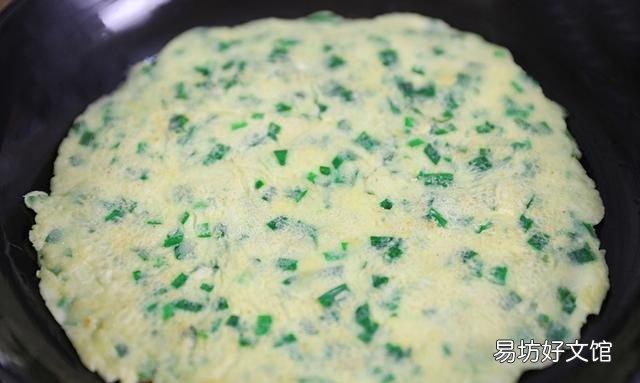 鸡蛋饼怎么炒,韭菜鸡蛋饼怎么做法