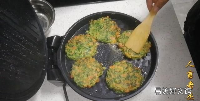 鸡蛋饼怎么炒,韭菜鸡蛋饼怎么做法