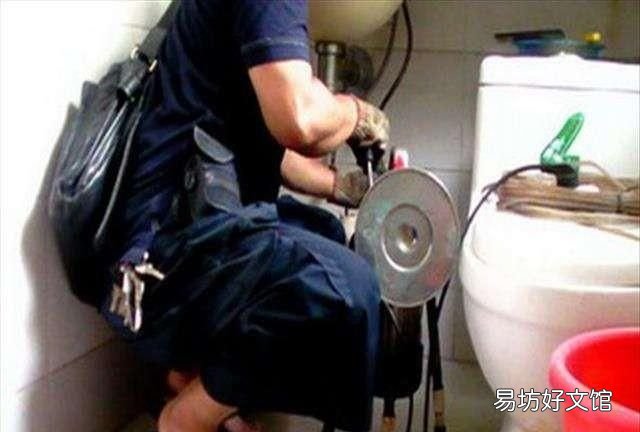厕所堵了怎么办？ 厕所堵了怎么办疏通蹲便