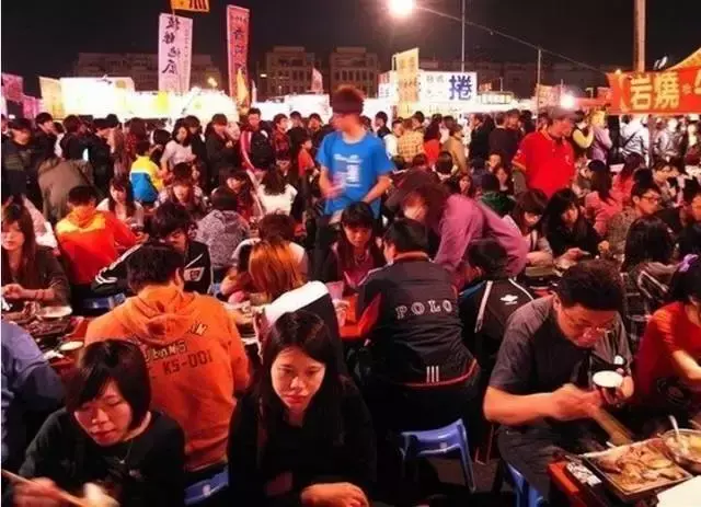 一览昆明最火爆12条夜市街 昆明夜市地摊一条街在哪里