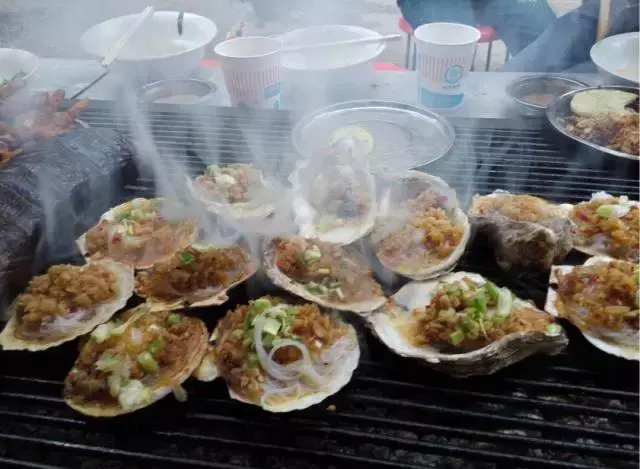 一览昆明最火爆12条夜市街 昆明夜市地摊一条街在哪里