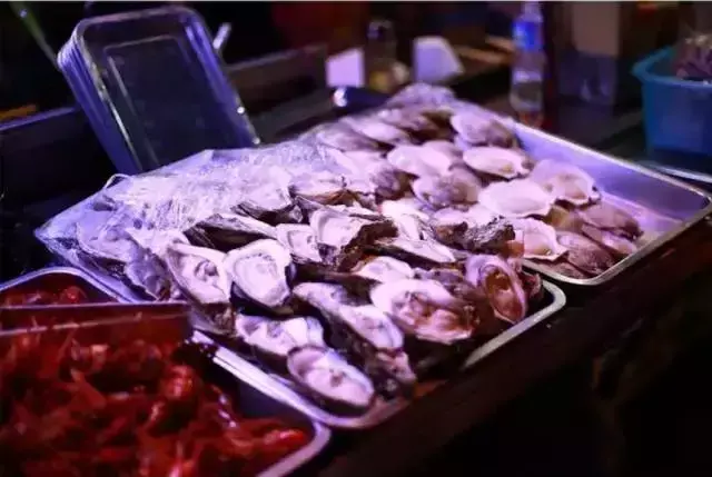 一览昆明最火爆12条夜市街 昆明夜市地摊一条街在哪里