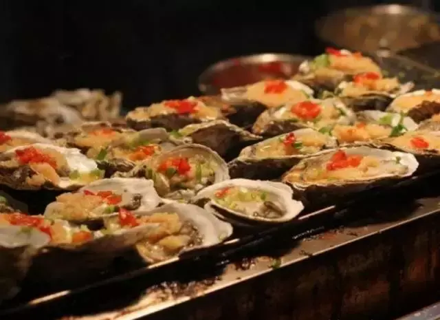 一览昆明最火爆12条夜市街 昆明夜市地摊一条街在哪里