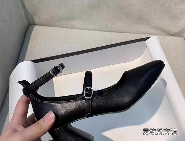 女生鞋码225是35还是36