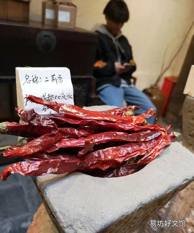 不辣的辣椒有哪几种：辣椒辣而不燥，吃完口不干，不上火