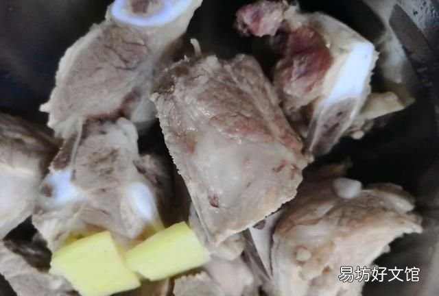 排骨湯怎么燉，排骨湯燉什么好吃又有營養