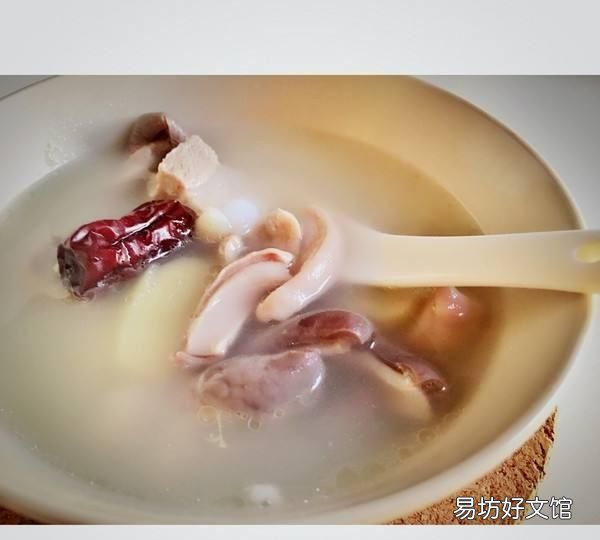 排骨湯怎么燉，排骨湯燉什么好吃又有營養
