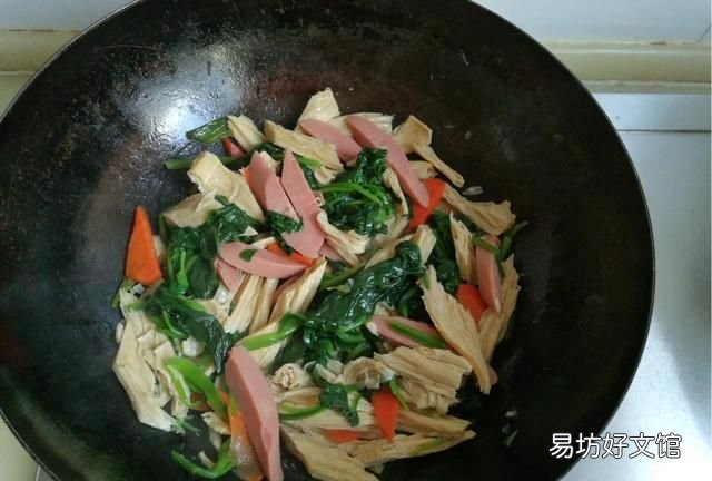 火腿肠用什么做的? 火腿肠配什么菜好吃?