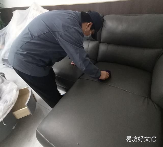 新买的真皮沙发味道大怎么办