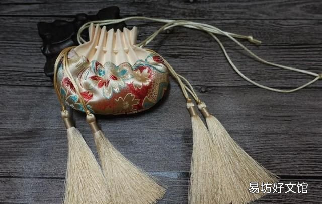 古人为什么都会佩戴香囊,它是用什么做的
