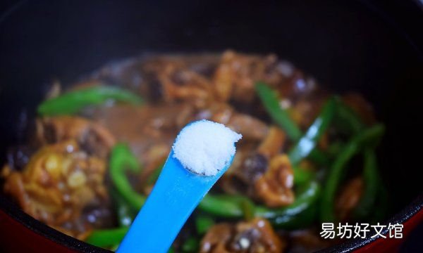 黄焖鸡的做法家常,绝味黄焖鸡正宗做法