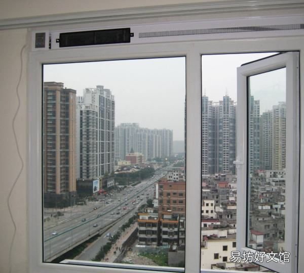 屋里很潮湿有什么办法，屋里潮湿怎么解决 开空调有用吗