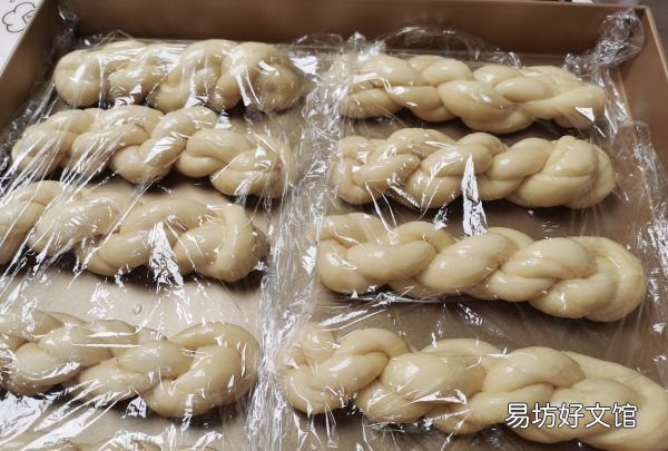 怎样炸麻花又软又蓬松窍门,怎么样炸麻花 具体步骤如下