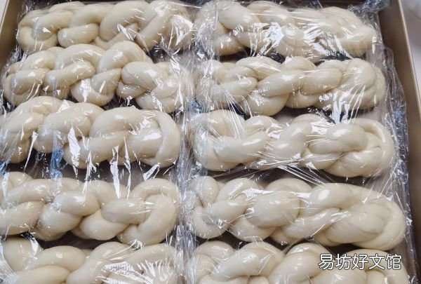 怎样炸麻花又软又蓬松窍门,怎么样炸麻花 具体步骤如下