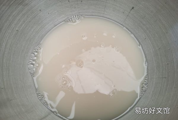 怎样炸麻花又软又蓬松窍门,怎么样炸麻花 具体步骤如下