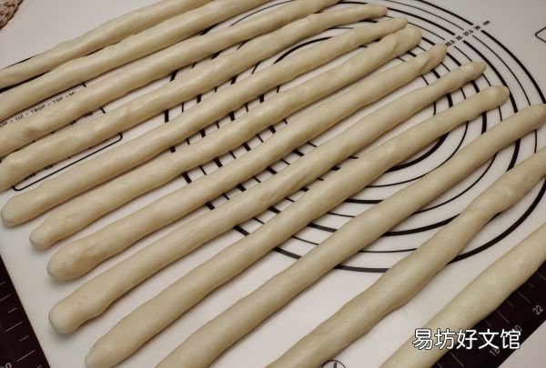 怎样炸麻花又软又蓬松窍门,怎么样炸麻花 具体步骤如下