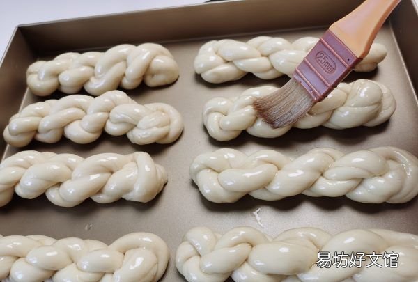 怎样炸麻花又软又蓬松窍门,怎么样炸麻花 具体步骤如下