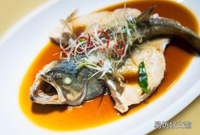 为什么有的鱼吃起来有土腥味
