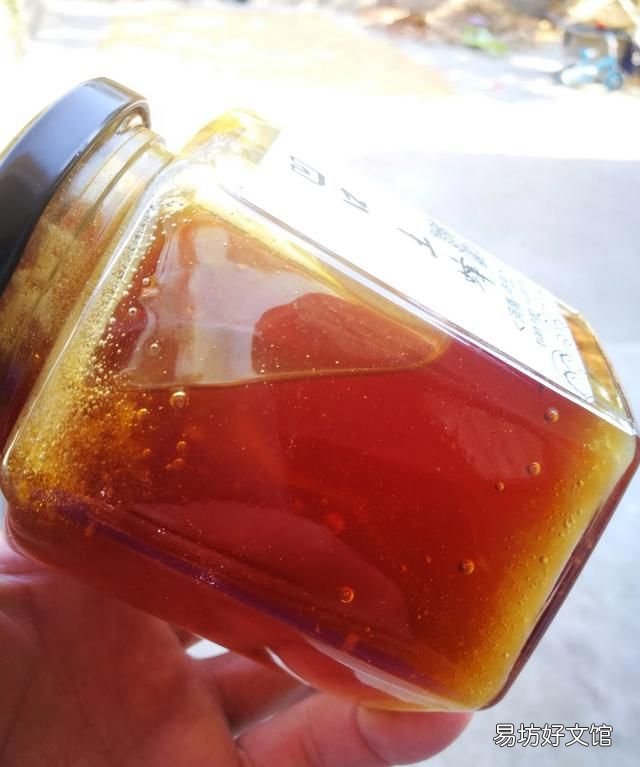 蜂蜜放了五年还可以吃吗 蜂蜜放置久了还能食用吗，