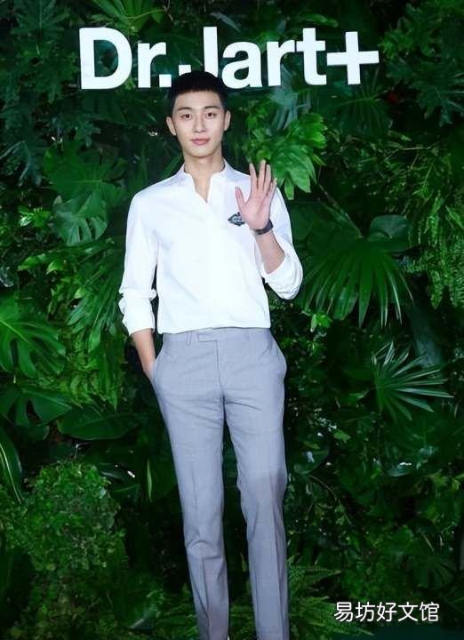 男生穿衬衫有什么讲究,男生穿衬衫给人什么感觉