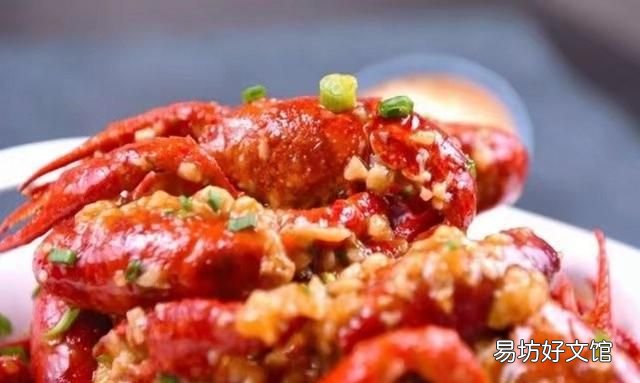 小龙虾公母都有虾黄吗,小龙虾头上的虾黄可以吃吗