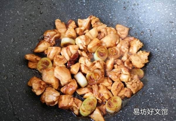 如何做咖喱鸡肉土豆饭，咖喱鸡肉土豆的做法步骤