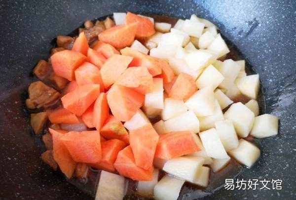 如何做咖喱鸡肉土豆饭，咖喱鸡肉土豆的做法步骤