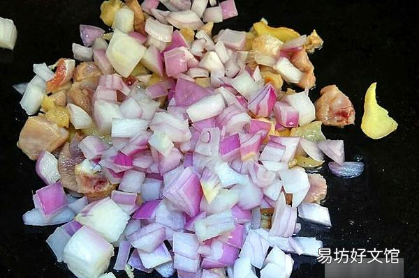 如何做咖喱鸡肉土豆饭，咖喱鸡肉土豆的做法步骤
