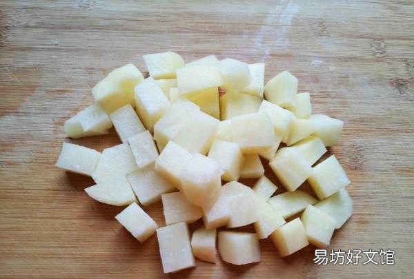 如何做咖喱鸡肉土豆饭，咖喱鸡肉土豆的做法步骤