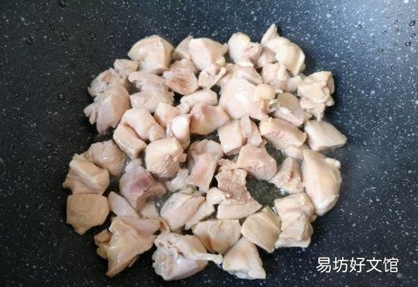 如何做咖喱鸡肉土豆饭，咖喱鸡肉土豆的做法步骤