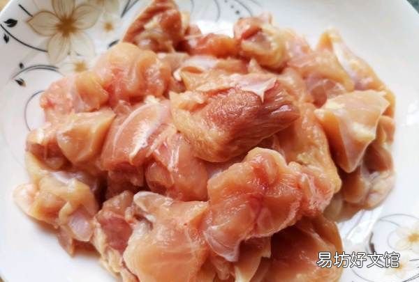 如何做咖喱鸡肉土豆饭，咖喱鸡肉土豆的做法步骤
