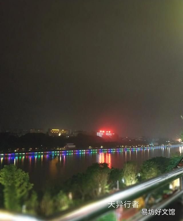 怎么介绍我自己,如何介绍自己让别人对你印象深刻