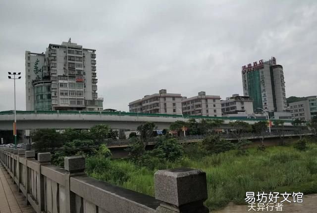 怎么介绍我自己,如何介绍自己让别人对你印象深刻
