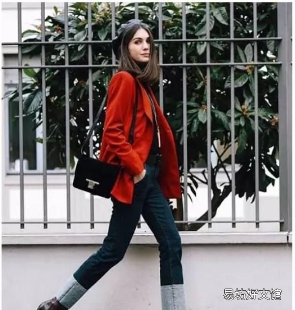 红色配什么颜色好看,红色衣服搭配什么颜色的裤子好看