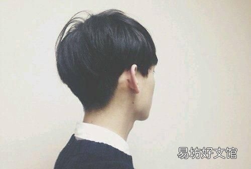 圆脸适合烫什么发型,圆脸男生适合烫什么头