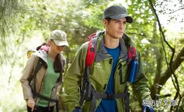 什么是冲锋衣 户外运动必备装备\"冲锋衣