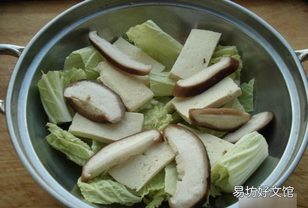 鱼头火锅的做法家庭窍门,砂锅鱼头火锅的做法步骤是什么