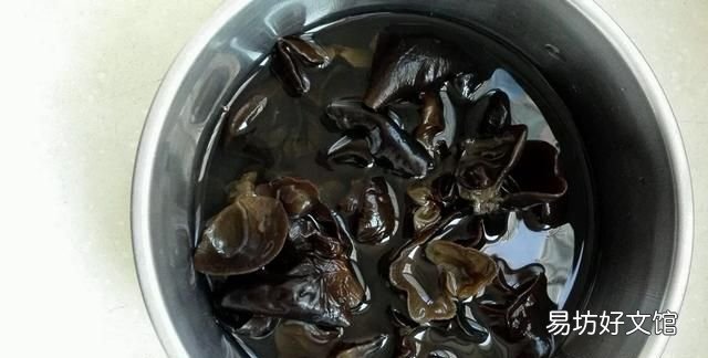 木耳泡一夜还能吃吗,木耳泡久了还能吃吗