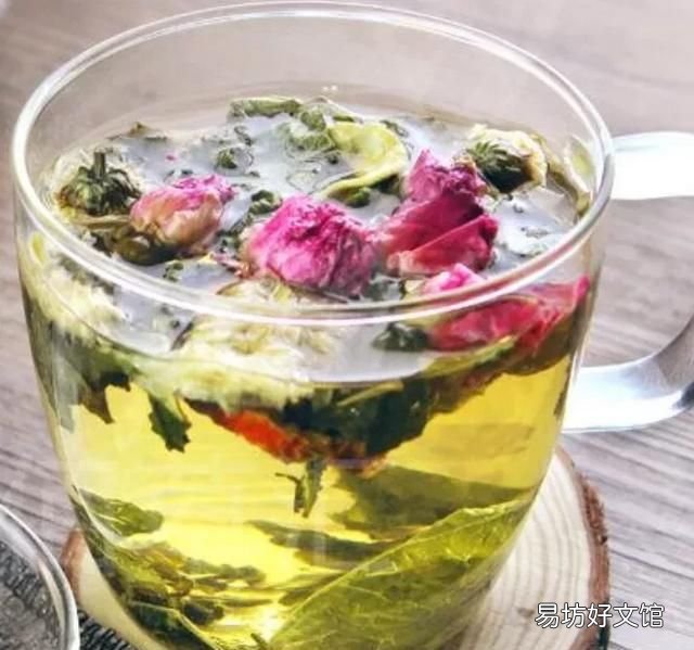 荷花叶泡水喝有什么功效,荷花叶有什么功效和作用