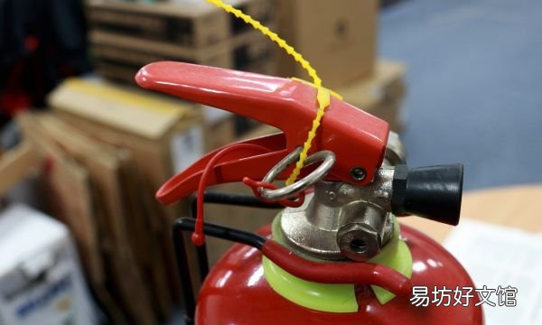 新灭火器几年一检，干粉灭火器年检多久一次