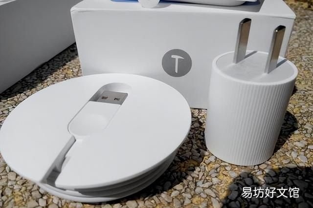 为什么老罗总喜欢锤子手机