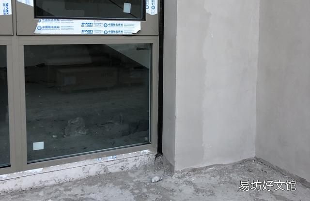 窗户墙面发霉怎么办,窗户边上的墙角发霉的根本原因是什么
