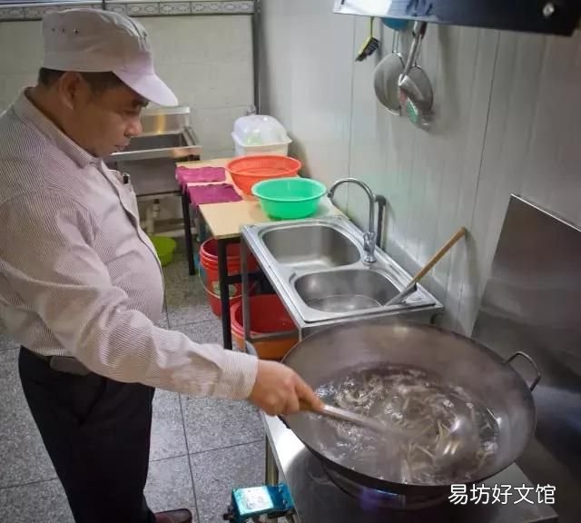 土笋冻制作原料,土笋冻是用什么材料做的