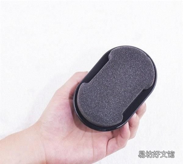 皮具受潮发霉的处理方法:怎么才能快速除掉皮革上的霉斑呢