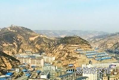 《平凡世界》中的黄原城是以哪个城市为原型的