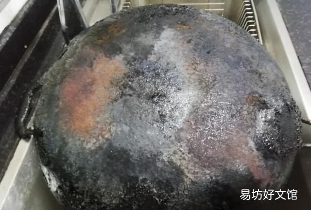 炒锅上的黑垢怎么清理,炒菜锅中黑垢太顽固怎么清洗