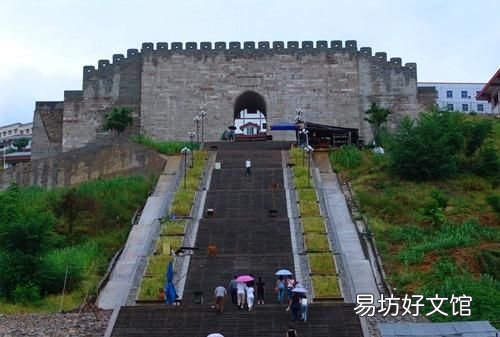 白帝在哪里 《白帝山上白帝城》的现状
