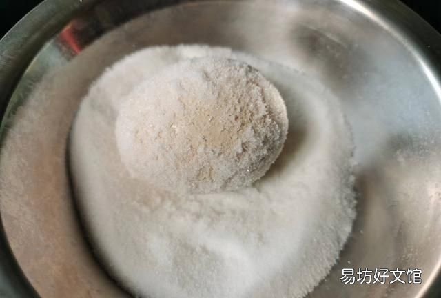 鸭蛋 腌鸡蛋出油最好的方法，鸡蛋腌制后为什么会出油？